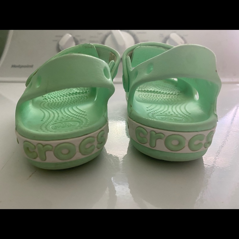 Crocs size c9 light green girls summer sandals